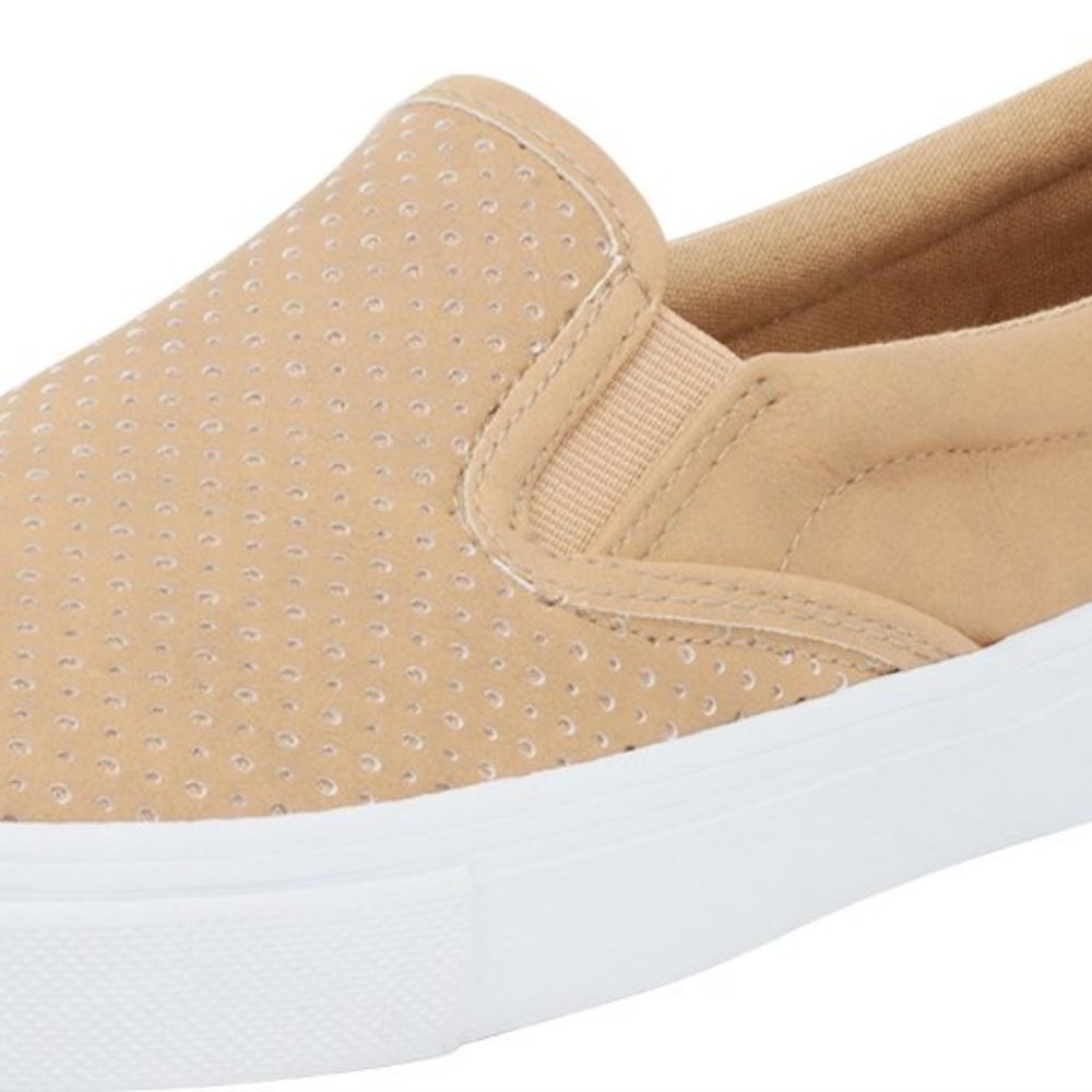 Soda Shoes Women's Tracer Slip On White Sole Shoes